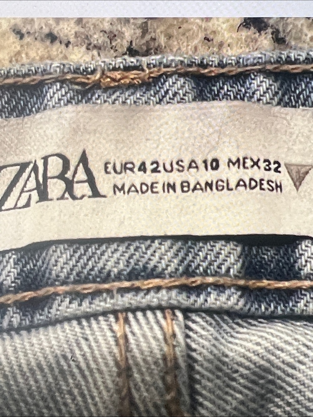 Zara High Rise Distressed Jeans - Picture 3 of 4